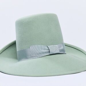 Gucci Women's Light Green Fedora with Ribbon (Short)